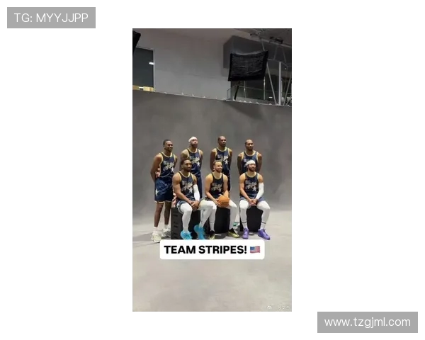 星条队合影库里坐镇C位詹姆斯杰伦布朗缺席引关注